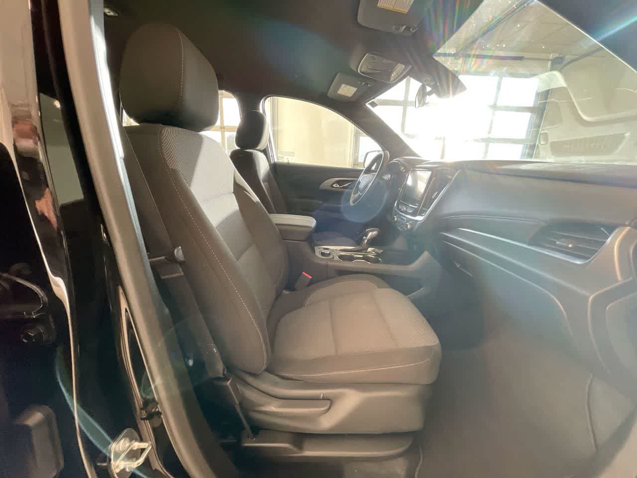 Used 2023 Chevrolet Traverse LT AWD/4WD image 25
