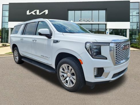 Used 2021 GMC Yukon XL Denali RWD image 1