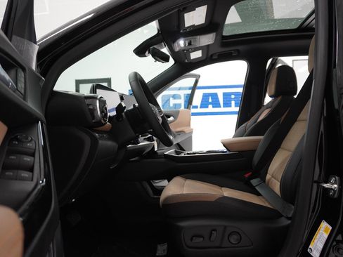 New 2026 Chevrolet Equinox ACTIV w/ Convenience Package III image 17