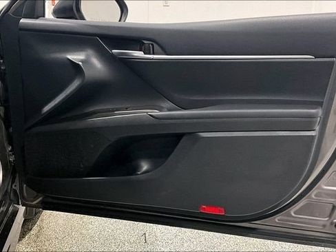 Used 2024 Toyota Camry SE image 29