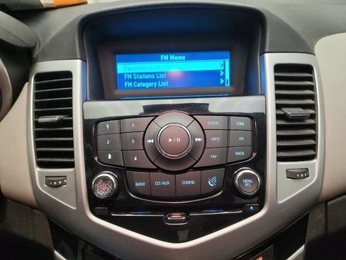 Used 2016 Chevrolet Cruze LS image 25