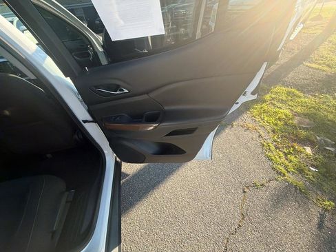 Used 2019 GMC Acadia SLE FWD image 32