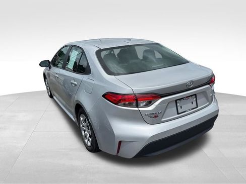 Used 2024 Toyota Corolla LE FWD image 6