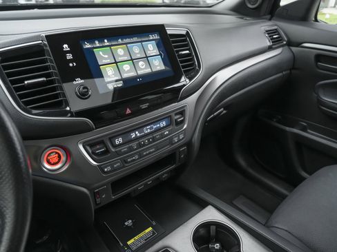 Used 2024 Honda Passport EX-L image 10