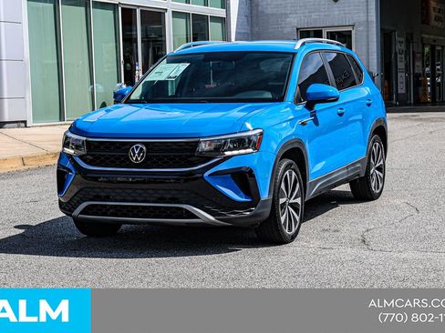 Used 2022 Volkswagen Taos SE FWD image 4