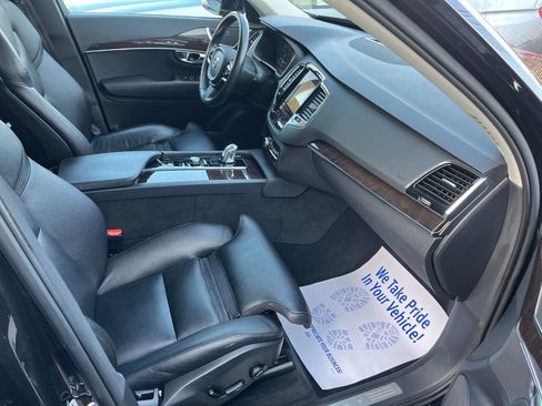 Used 2016 Volvo XC90 T8 Momentum image 23