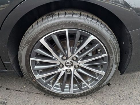 Used 2023 Lexus ES 300h w/ Premium Package image 29