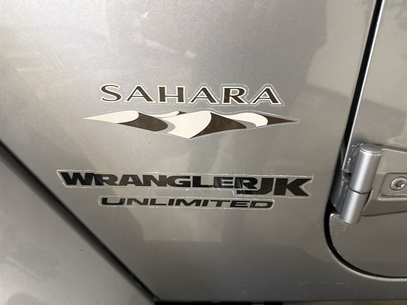 Used 2018 Jeep Wrangler Unlimited Sahara AWD/4WD image 15
