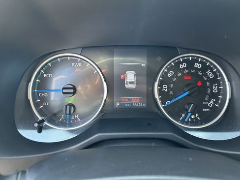 Certified 2022 Toyota RAV4 LE AWD/4WD image 22