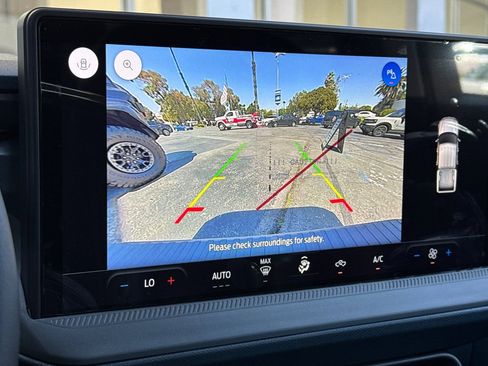 Used 2025 Ford Maverick Lobo image 16