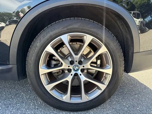 Used 2025 BMW X5 xDrive50e AWD/4WD image 16