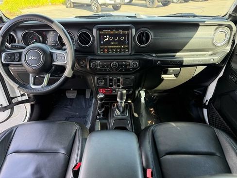 Used 2023 Jeep Wrangler Unlimited Rubicon 4xe w/ Cold Weather Group AWD/4WD image 28