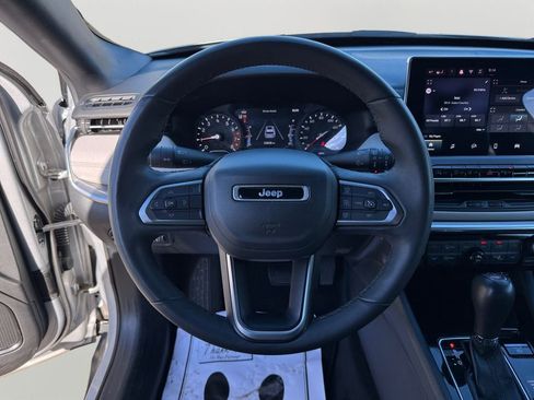 Used 2024 Jeep Compass Limited image 19