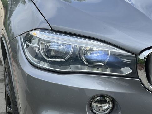 Used 2018 BMW X5 xDrive50i w/ M Sport Package AWD/4WD image 11