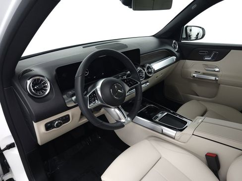 Certified 2026 Mercedes-Benz GLB 250 4MATIC image 8