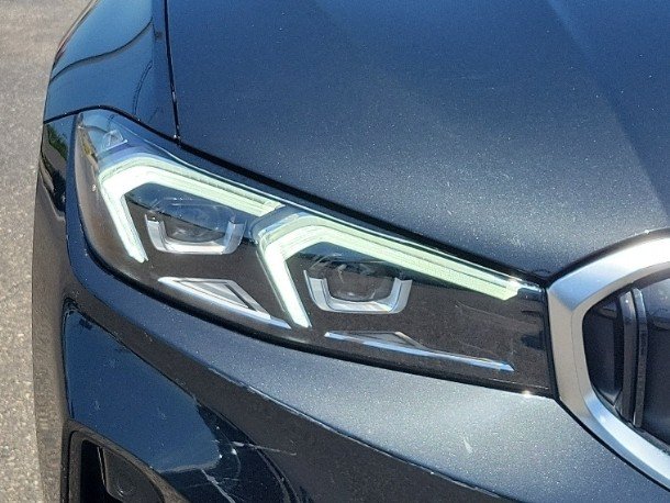 Used 2025 BMW 330i Sedan w/ Premium Package RWD image 7