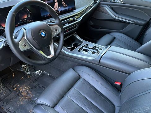 Used 2024 BMW X7 xDrive40i w/ Premium Package AWD/4WD image 11