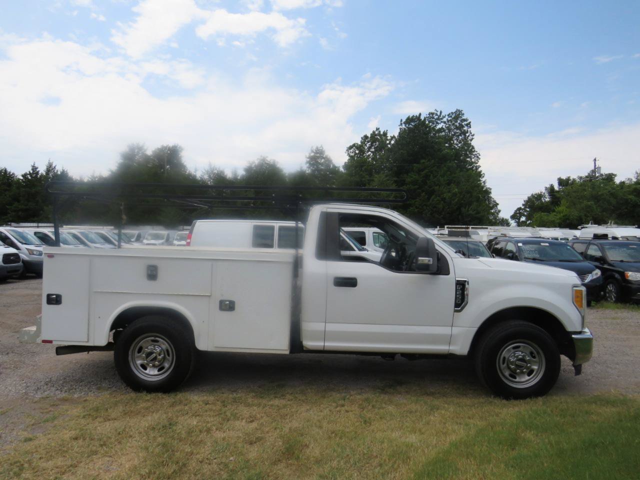 Used 2017 Ford F250 XL w/ Power Equipment Group RWD image 4