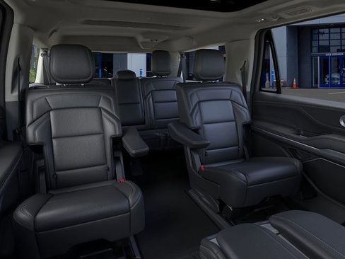 New 2025 Lincoln Navigator L Reserve image 11