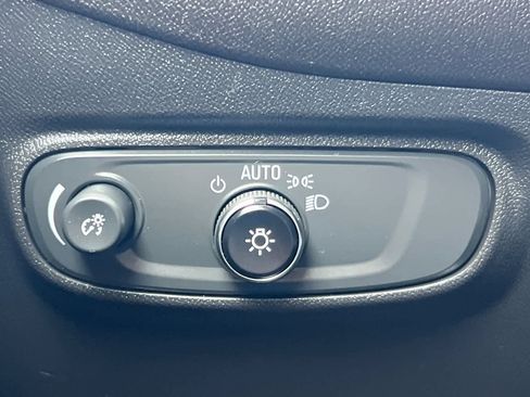 Used 2024 Chevrolet Equinox LT image 30