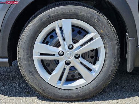 New 2025 Nissan Kicks Play S image 8