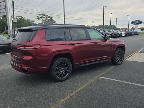 Used 2024 Jeep Grand Cherokee L Summit AWD/4WD image 6