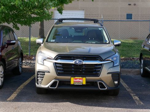Used 2023 Subaru Ascent Touring AWD/4WD image 2