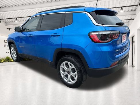 Used 2025 Jeep Compass Latitude w/ Convenience Group AWD/4WD image 9