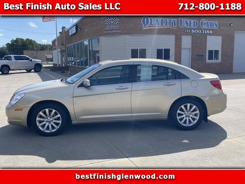 Used 2010 Chrysler Sebring Limited FWD image 1