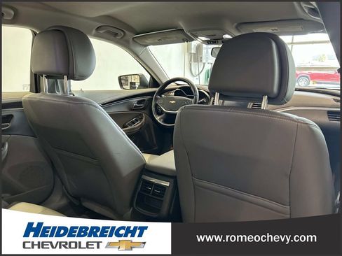 Used 2014 Chevrolet Impala LT w/ Convenience Package image 30