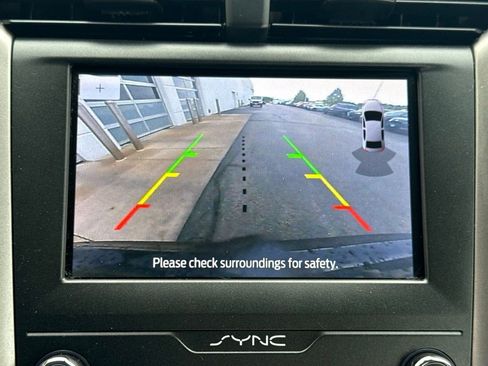 Used 2020 Ford Fusion SE FWD image 22