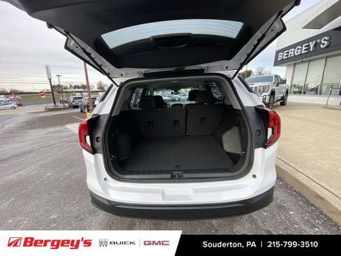 Certified 2022 GMC Terrain SLE w/ Driver Convenience Package image 30