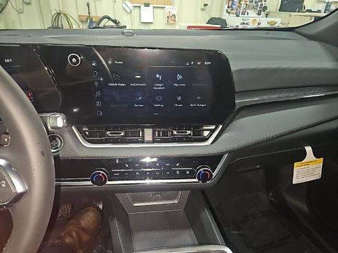 New 2026 Chevrolet Equinox LT w/ Convenience Package II image 14