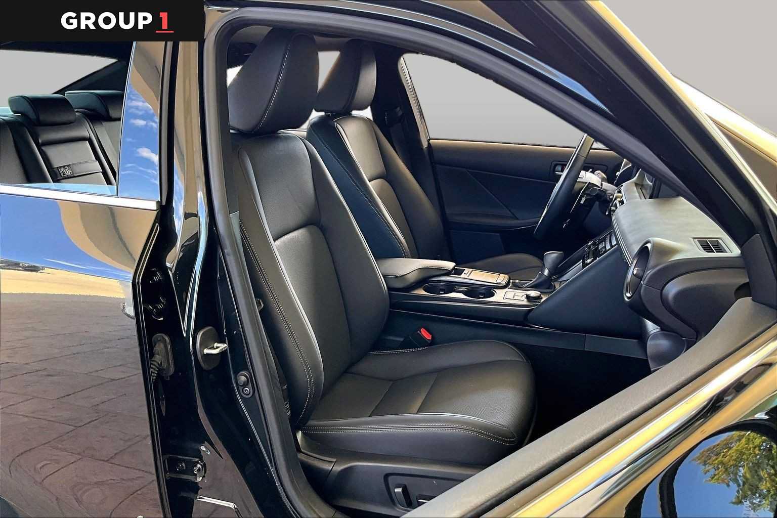 Used 2025 Lexus IS 350 F Sport RWD image 8