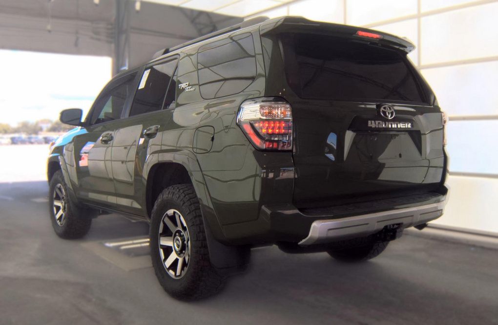 Used 2022 Toyota 4Runner TRD Off-Road Premium w/ Moonroof Package AWD/4WD image 6