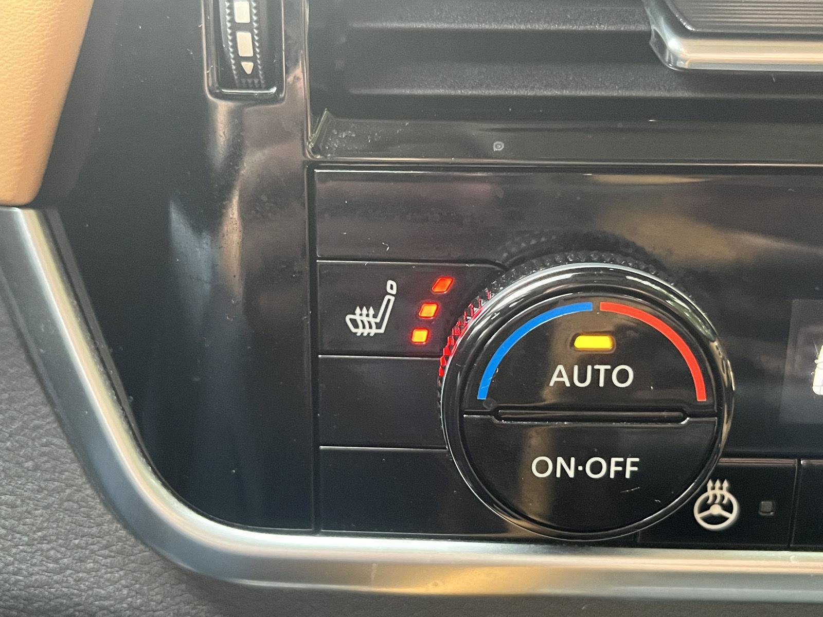 Used 2022 Nissan Rogue Platinum w/ Head-Up Display Package AWD/4WD image 15