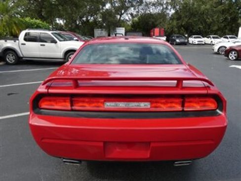 Used 2011 Dodge Challenger SE image 13
