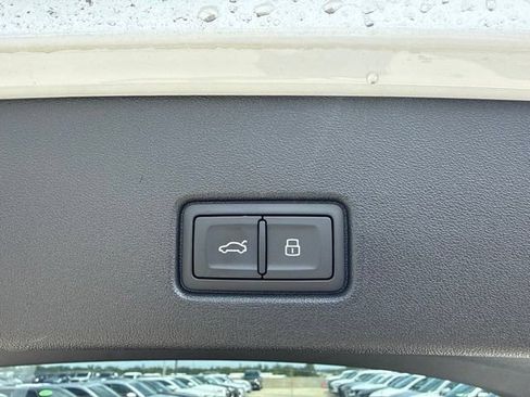Used 2025 Audi Q4 e-tron Premium w/ Convenience Package RWD image 10