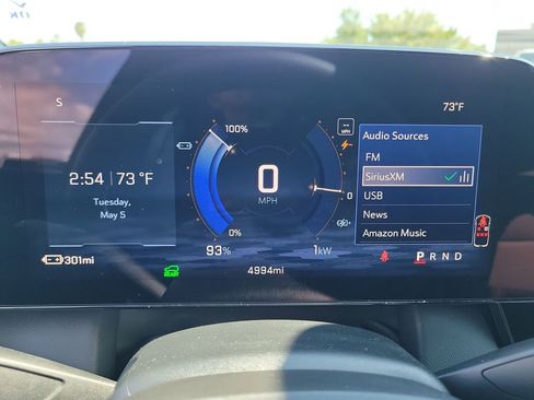 Used 2026 Chevrolet Equinox EV LT FWD image 12