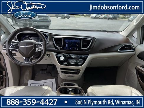 Used 2017 Chrysler Pacifica Touring-L Plus w/ Advanced Safetytec Group image 2