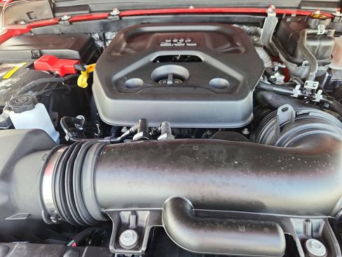 Certified 2025 Jeep Wrangler Unlimited Rubicon 4xe w/ Convenience Group image 15