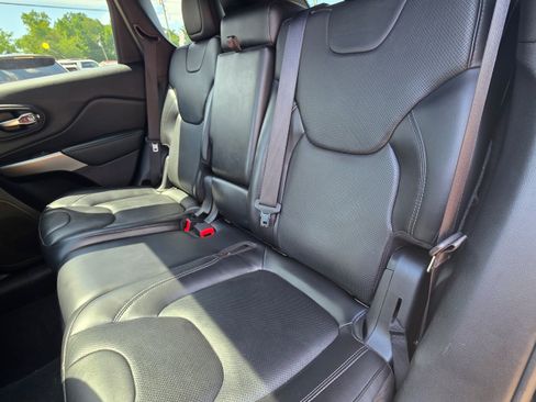 Used 2020 Jeep Cherokee High Altitude AWD/4WD image 22