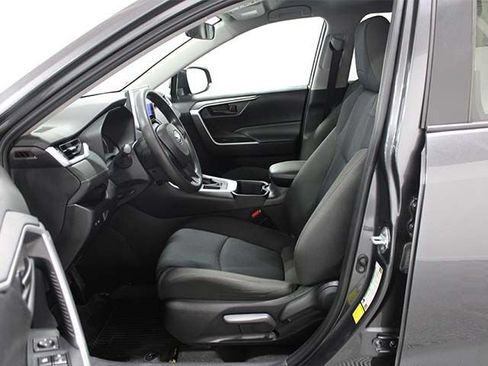 Used 2023 Toyota RAV4 LE FWD image 10