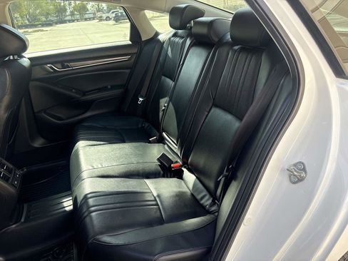 Used 2018 Honda Accord Touring image 15