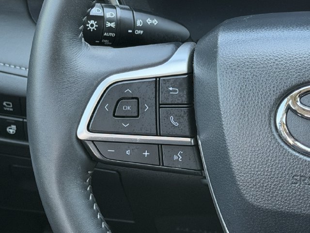 Used 2025 Toyota Highlander Platinum AWD/4WD image 13