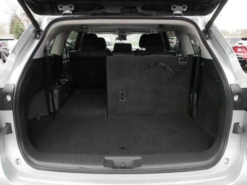 Used 2024 Toyota Highlander LE image 19