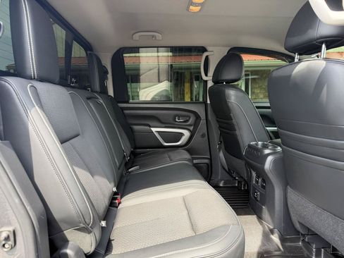 Used 2017 Nissan Titan PRO-4X AWD/4WD image 19