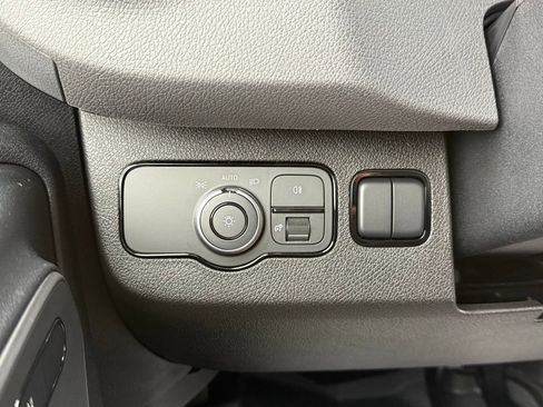 Used 2025 Mercedes-Benz Sprinter 2500 image 15