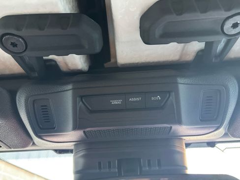 Used 2024 Jeep Wrangler Sport S image 33