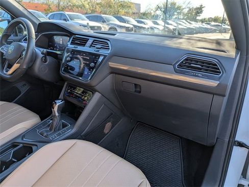 Used 2024 Volkswagen Tiguan SE R-Line w/ MDO Package, Three-Row image 16